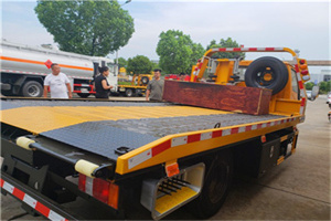 张掖附近拖车电话号码服务