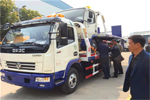 张掖汽车道路救援拖车价格